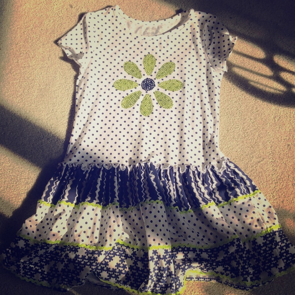 Girls dress